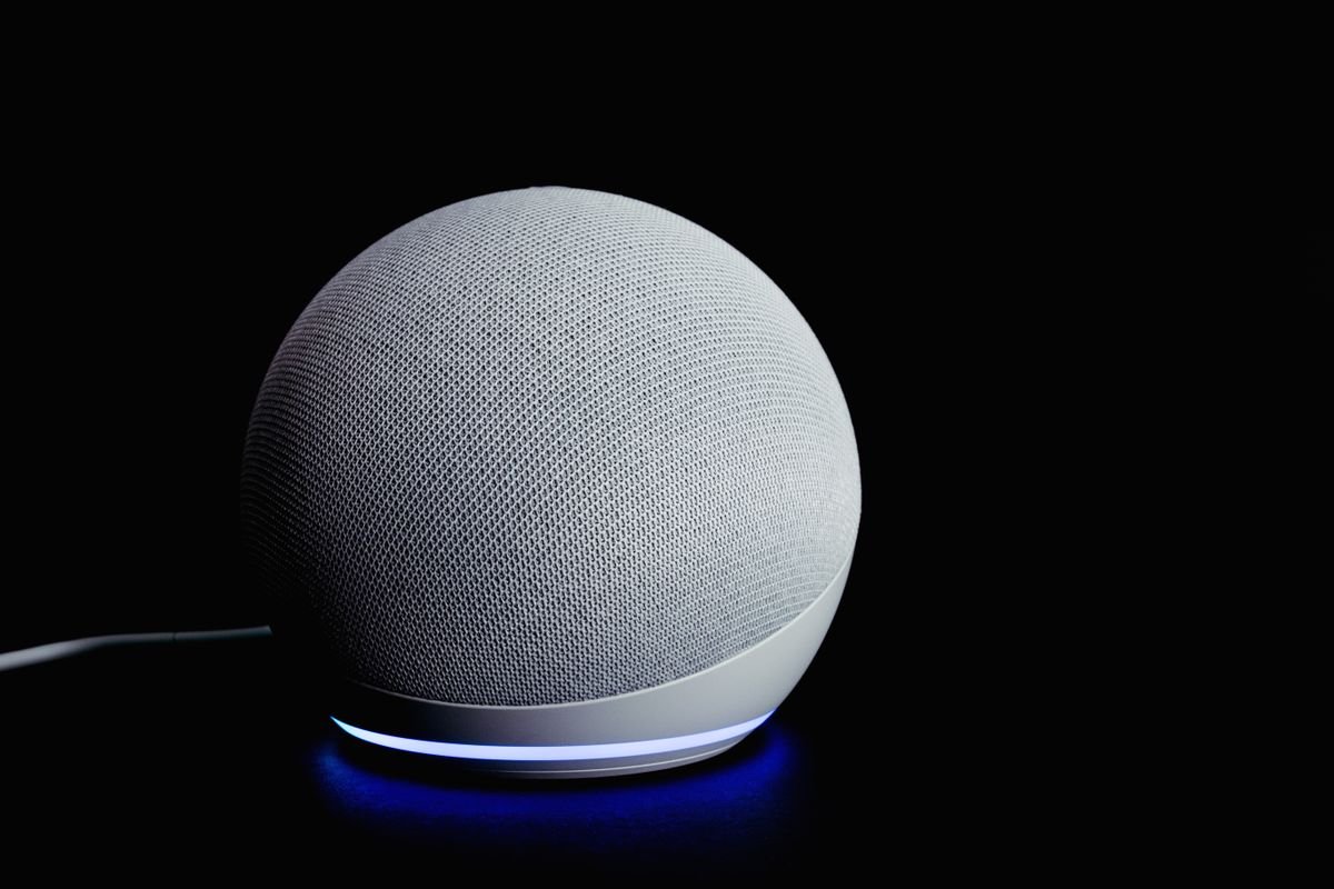 Smart home speaker device